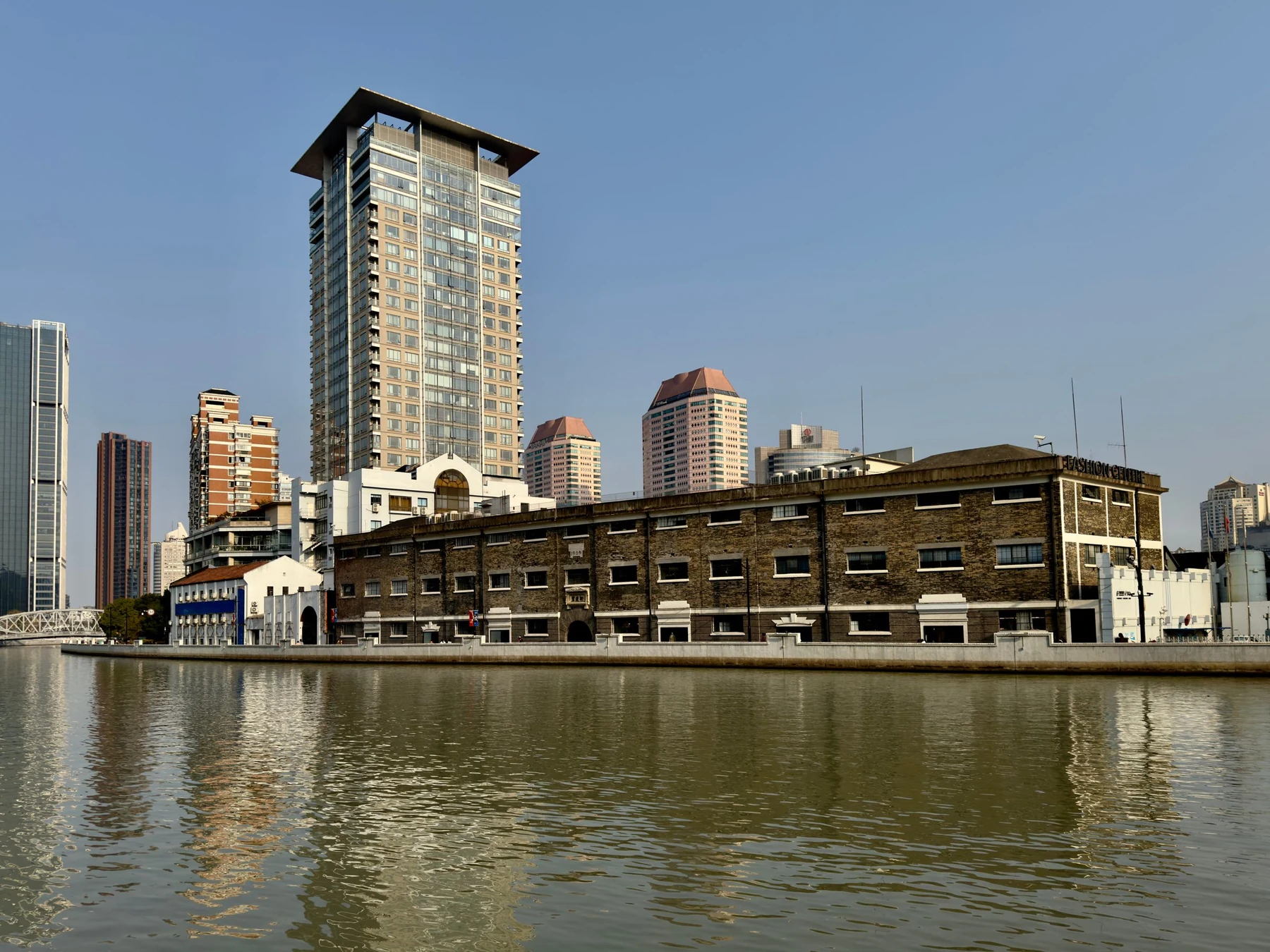 苏州河沿岸的老建筑
